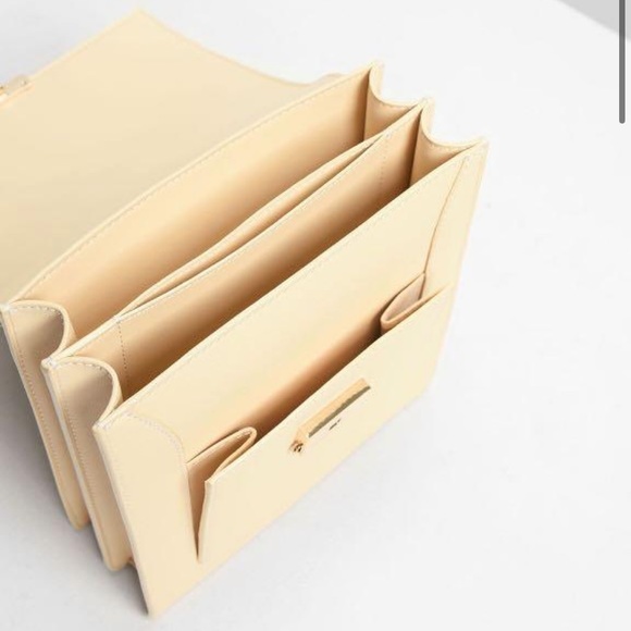 Charles & Keith Yellow Butter Cream Silver Chain Messenger Bag Crossbody Purse - Picture 6 of 15